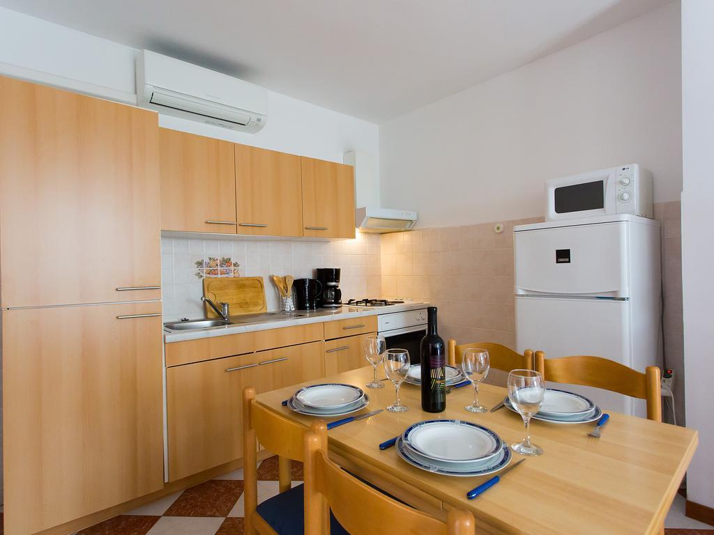 Apartments Ava Poreč Exterior foto